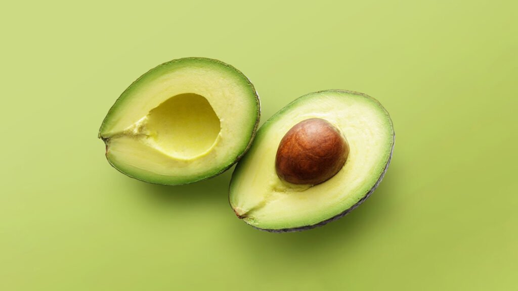 آووکادو را با چی بخوریم؟ بهترین ترکیب‌های آووکادو