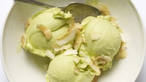 طرز تهیه بستنی آووکادو