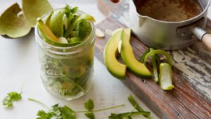 طرز تهیه ترشی آووکادو