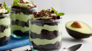 طرز تهیه موس شکلات آووکادو