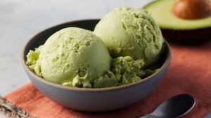 طرز تهیه بستنی یخی آووکادو