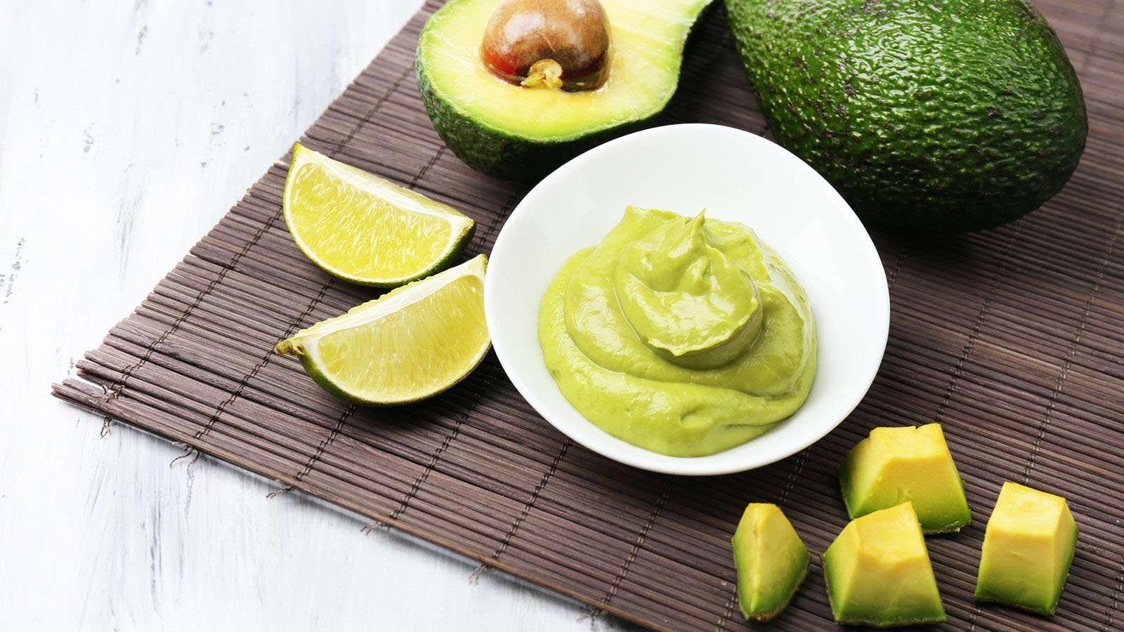 طرز استفاده از آووکادو؛ روش‌های ساده طبخ، خواص و نکات نگهداری